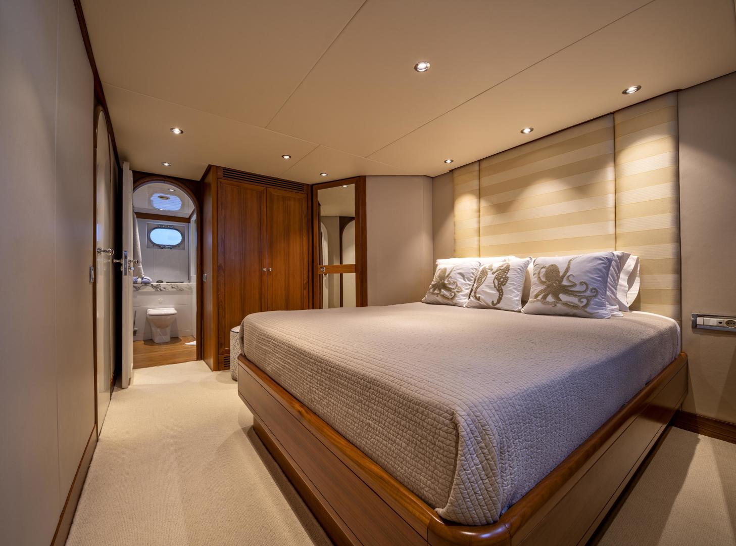 Motor Yachts –