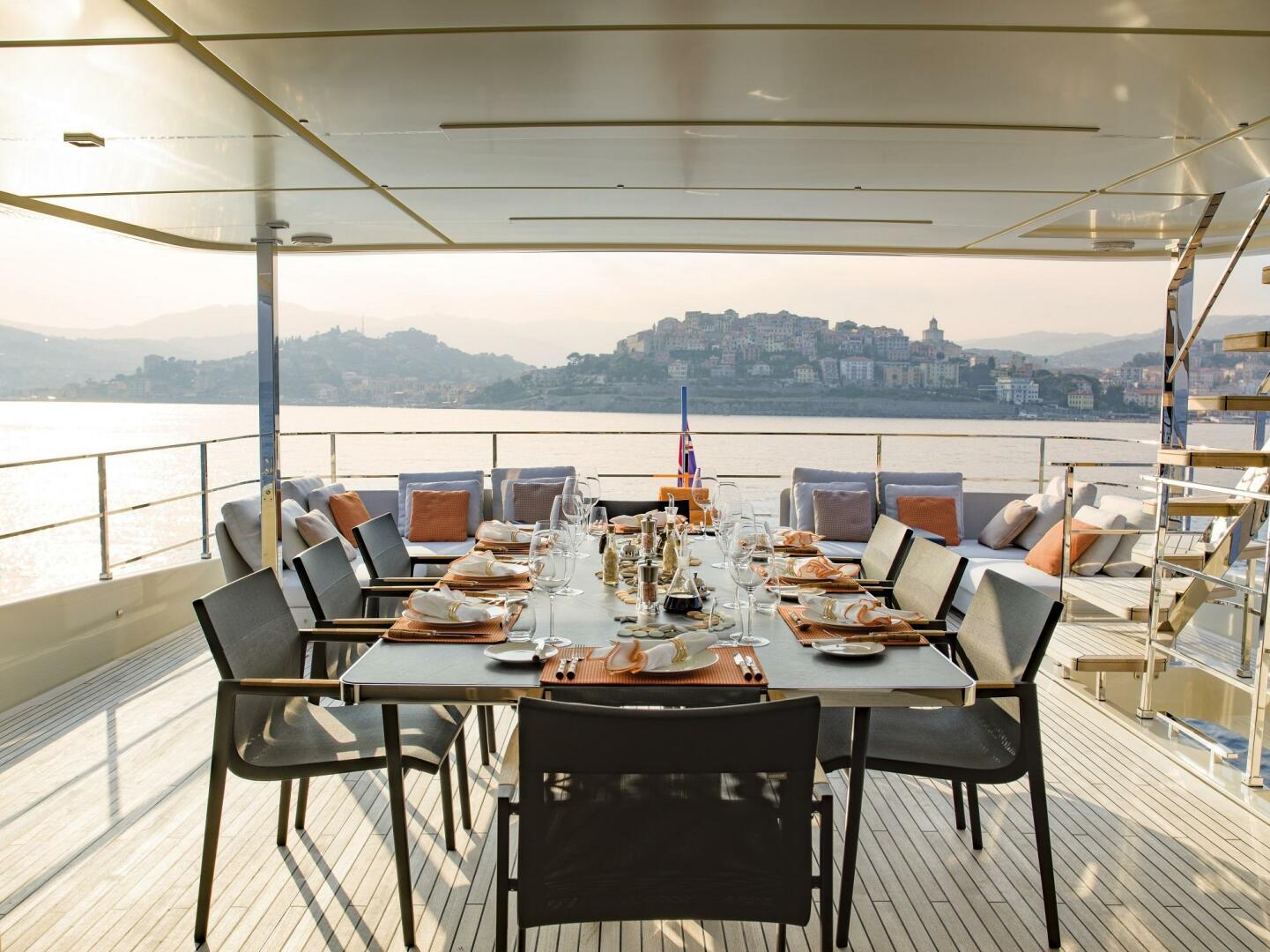 Navetta 33 – Maria Theresa