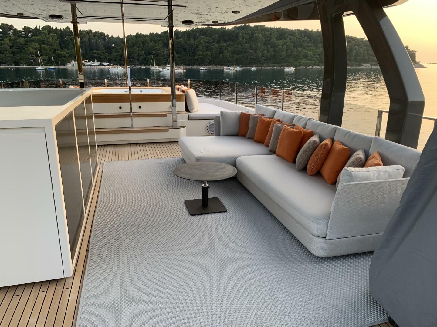 Navetta 33 – Maria Theresa