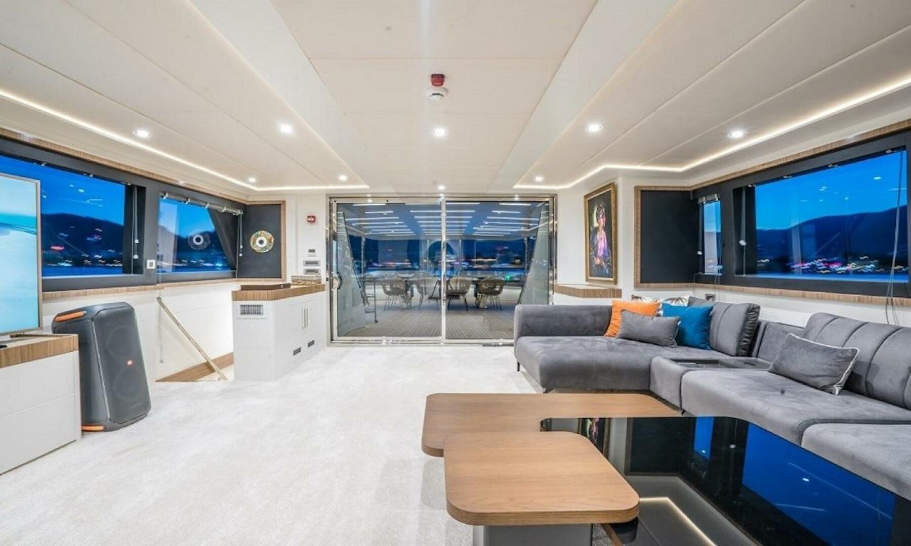 Motor Yachts – Motor Yachts