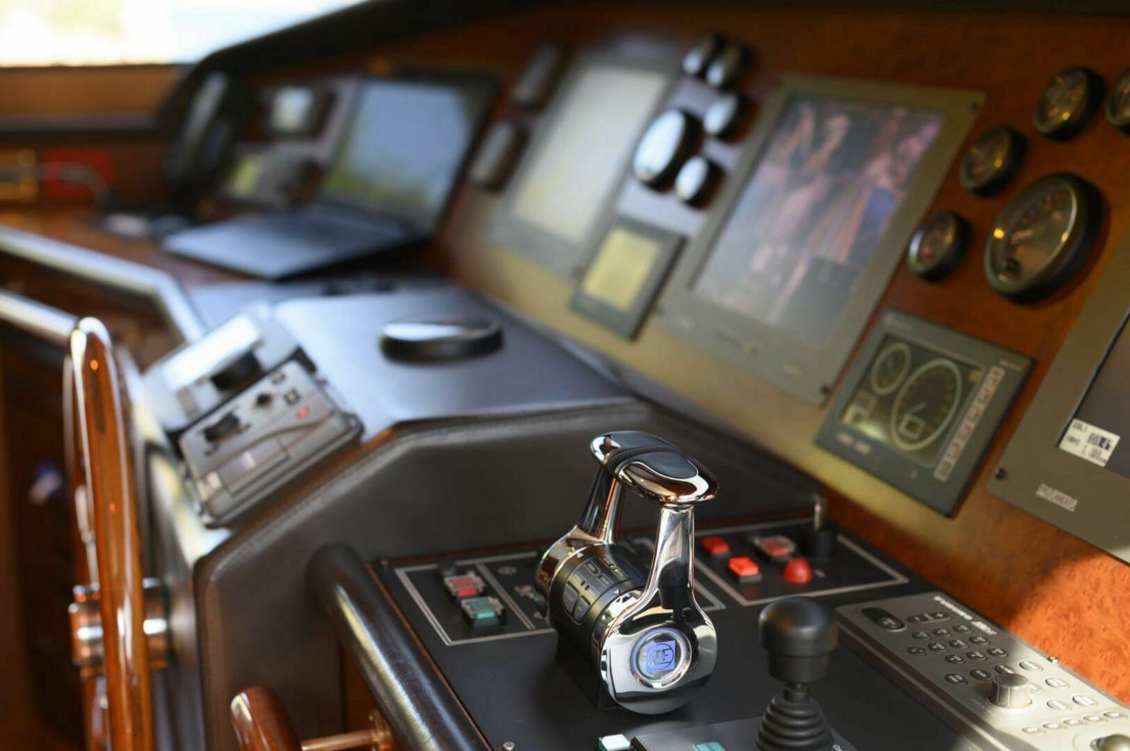 Custom Line Navetta 30 – JARELA