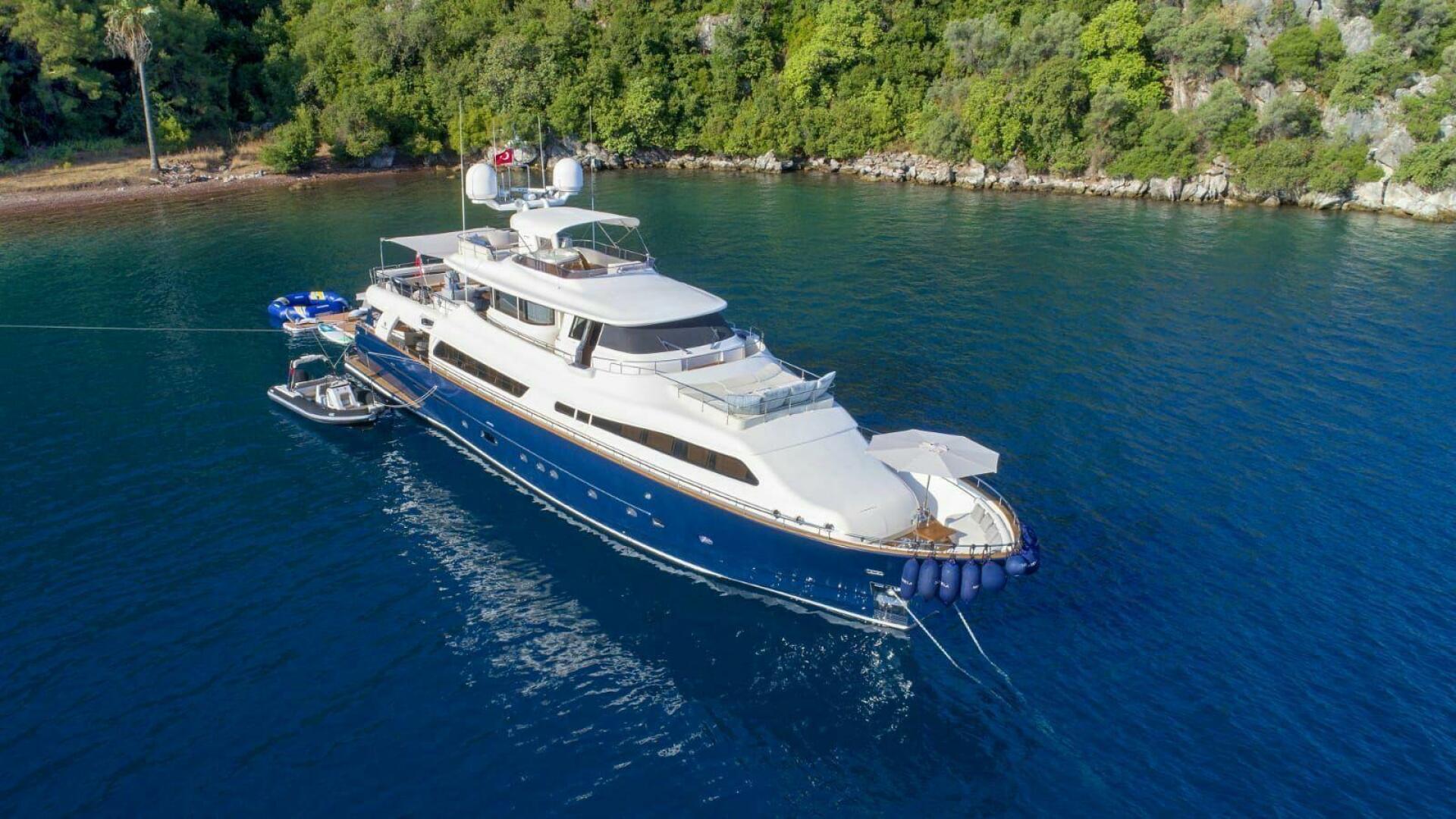 Custom Line Navetta 30 – JARELA