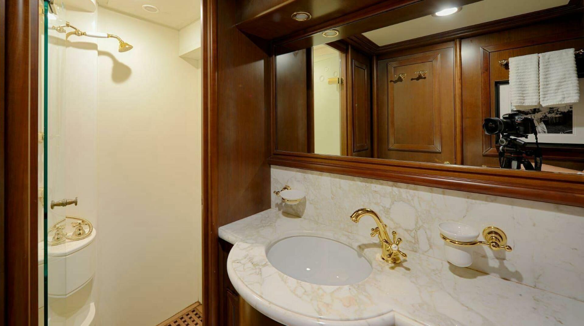 Custom Line Navetta 30 – JARELA