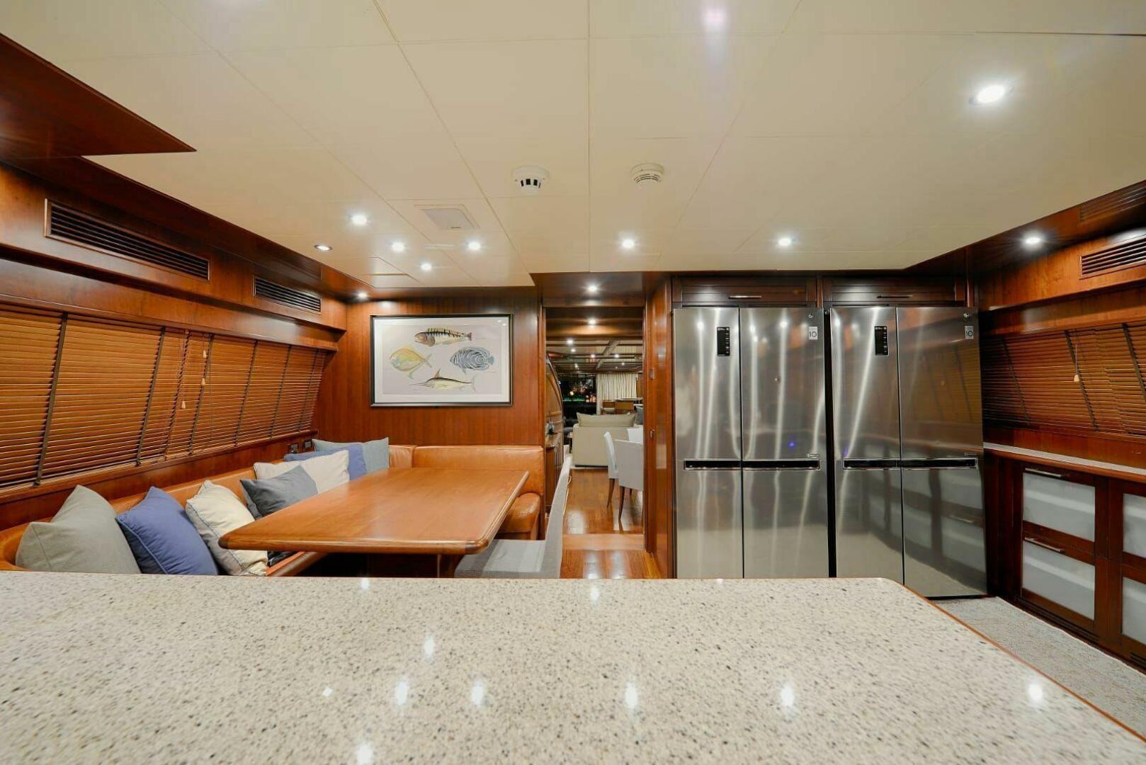 Custom Line Navetta 30 – JARELA