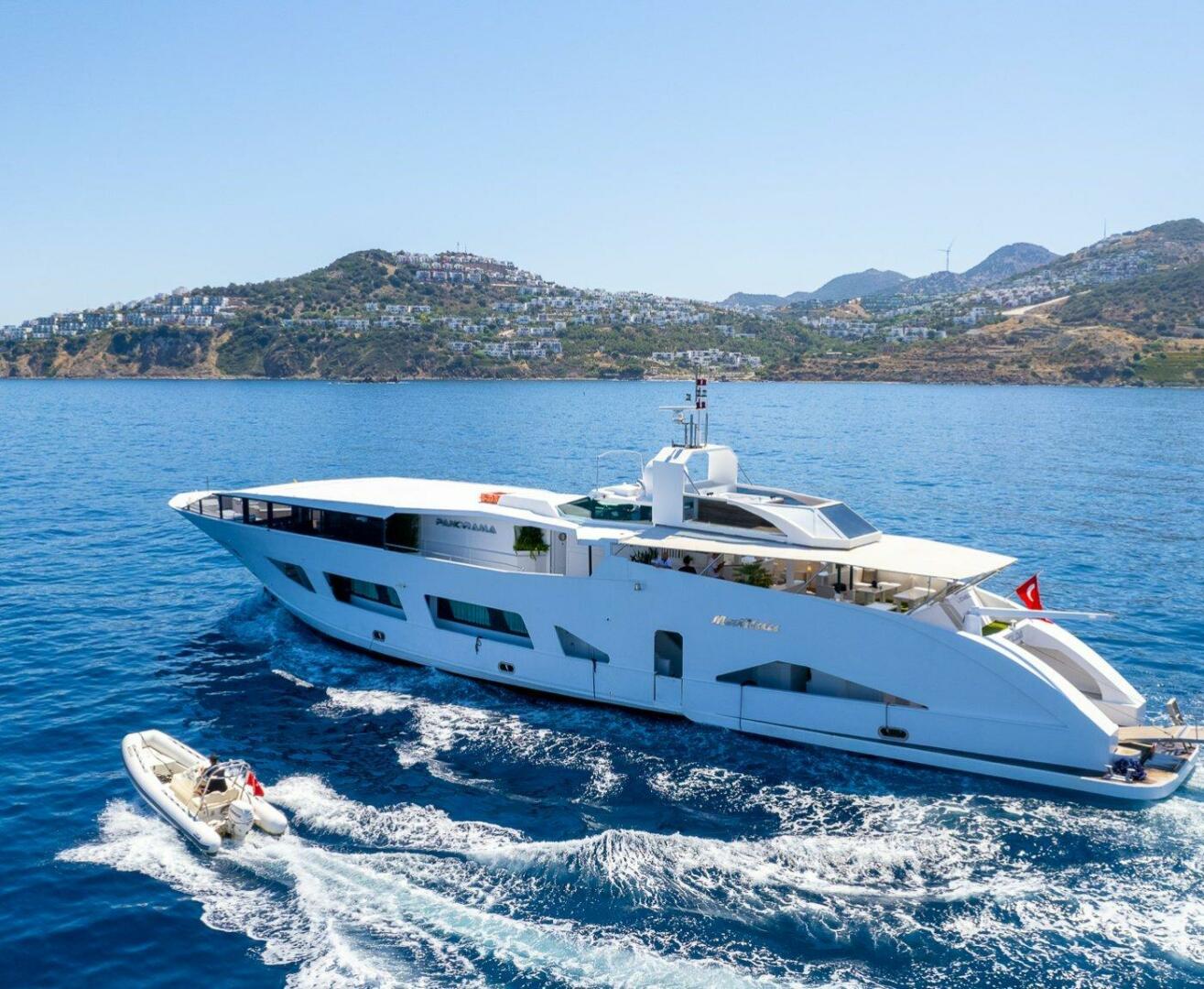 Motor Yachts – Motor Yachts